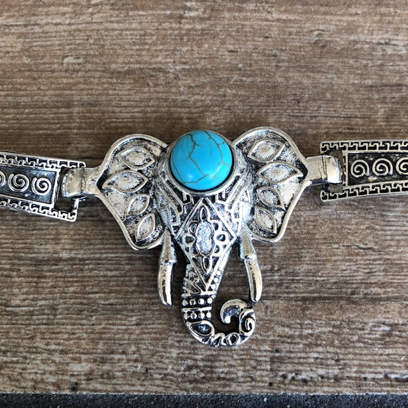 Silvertone Elephant Necklace Bracelet Set - Picture 9 of 11